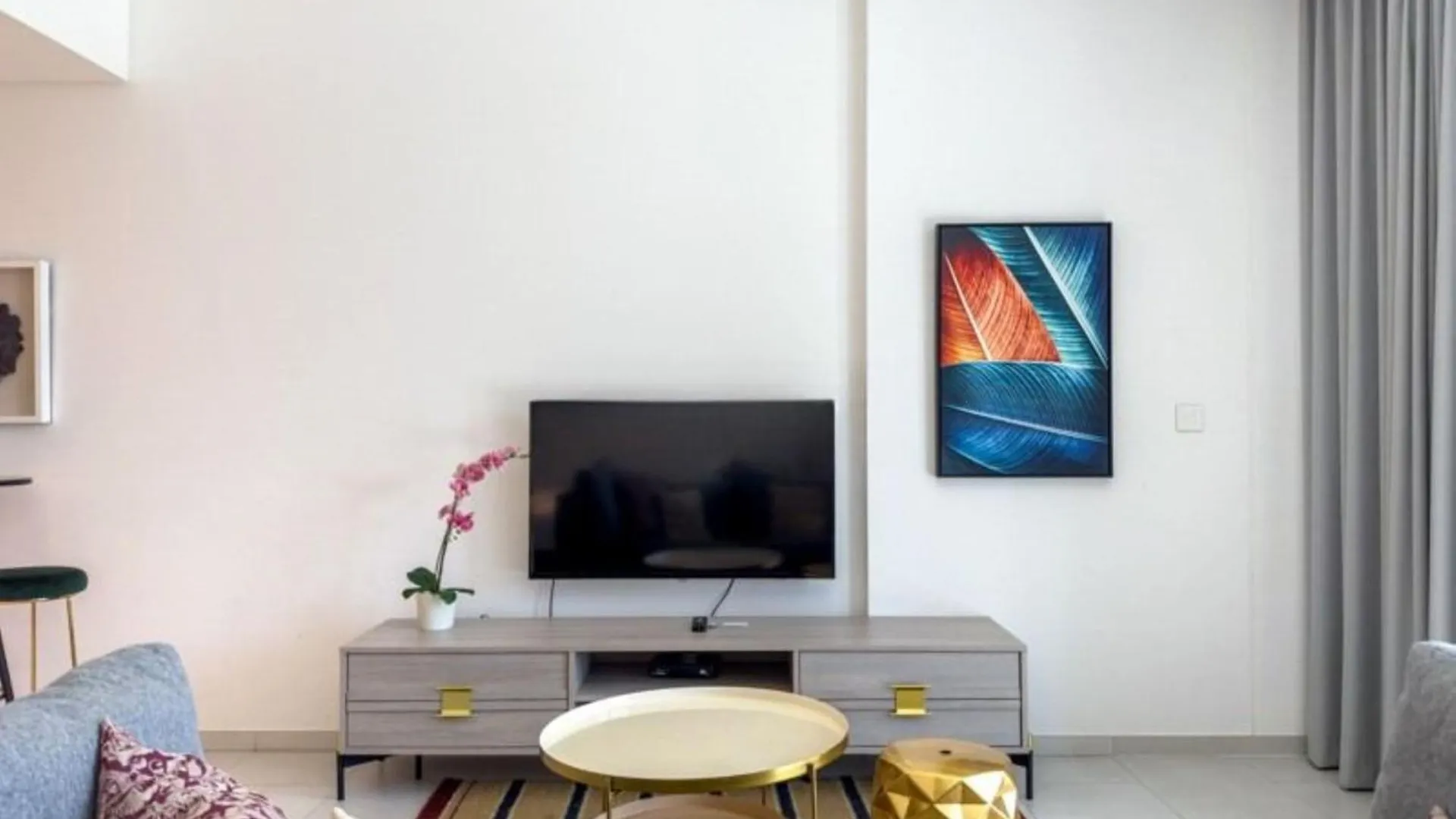 Daire Soothing Studio Getaway In Marquise Square -Business Bay Dubai