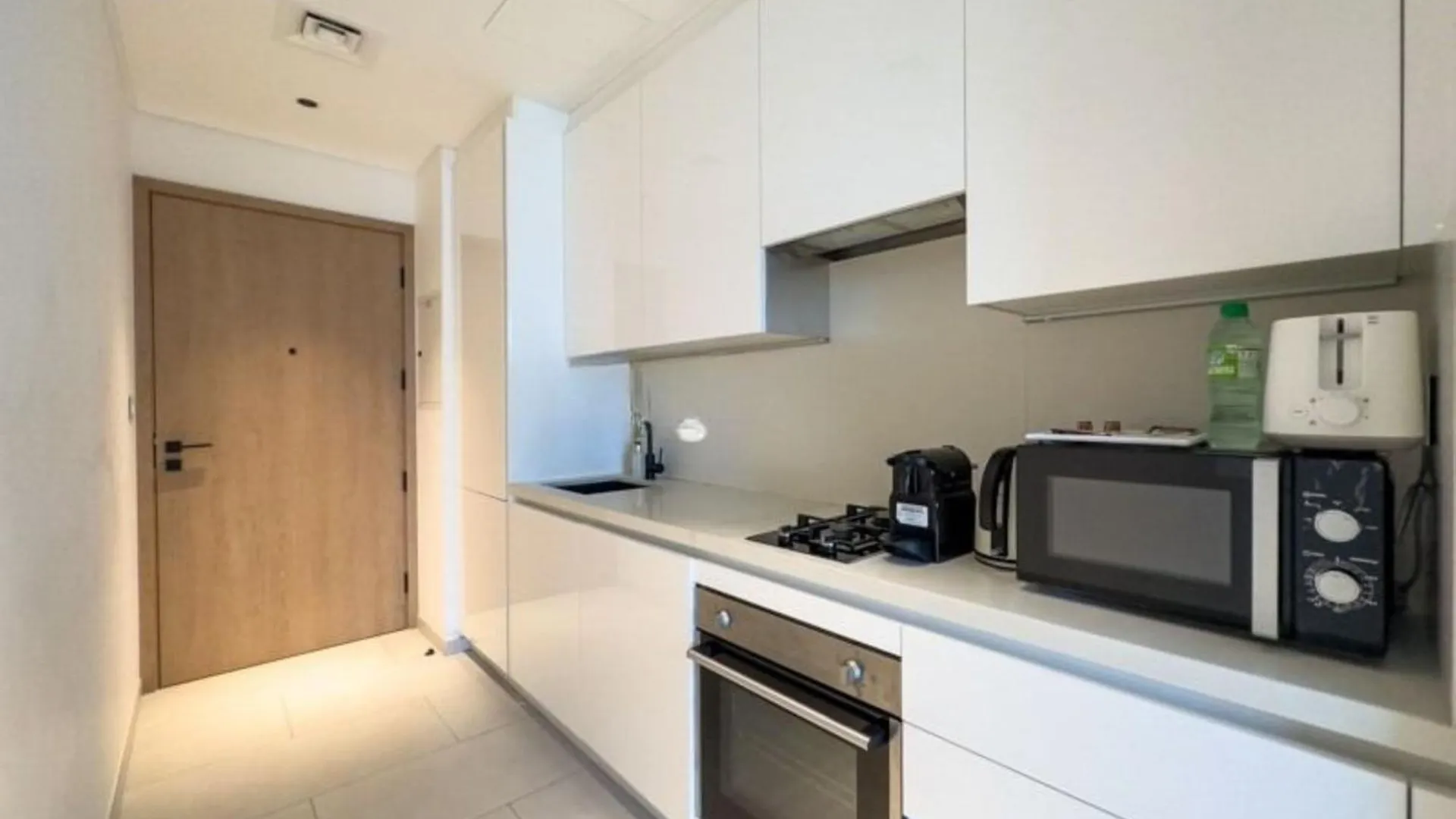Daire Soothing Studio Getaway In Marquise Square -Business Bay Dubai