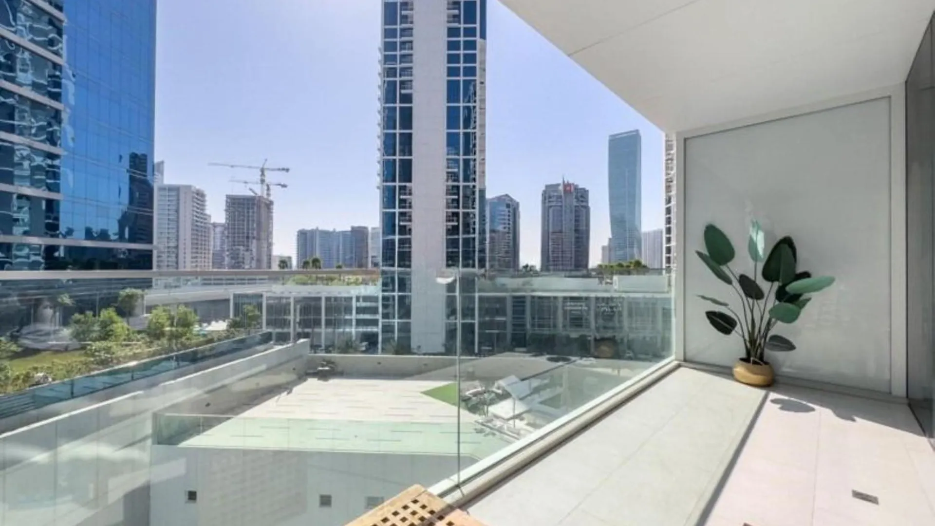 Soothing Studio Getaway In Marquise Square -Business Bay Dubai