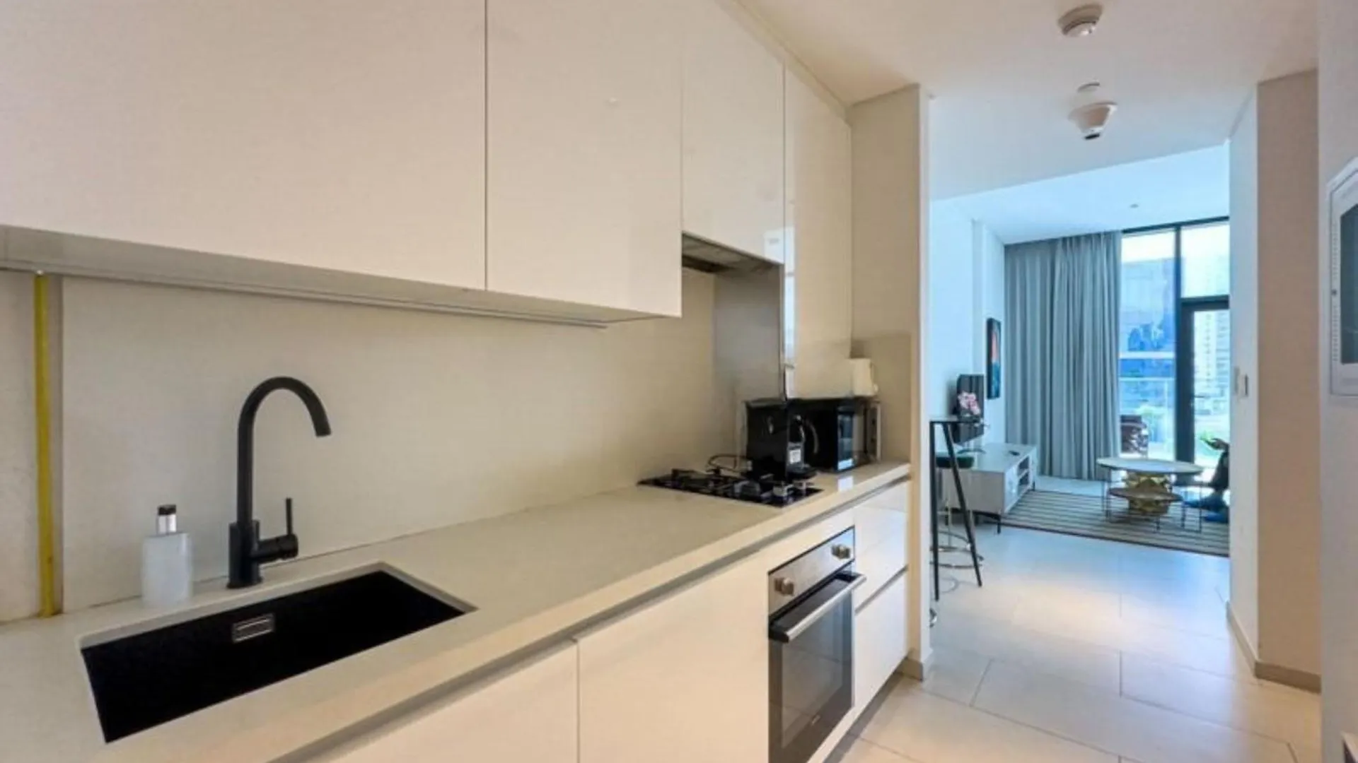 Apartment Soothing Studio Getaway In Marquise Square -Business Bay Dubai